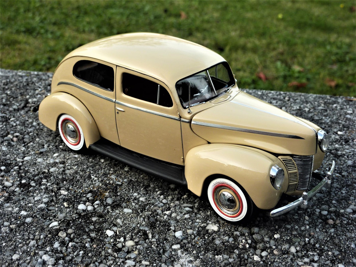 Ford Tudor Sedan 1940 restaurée  Photo80-vi